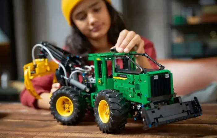 Lego Technic John Deere 948l-Ii Skidder